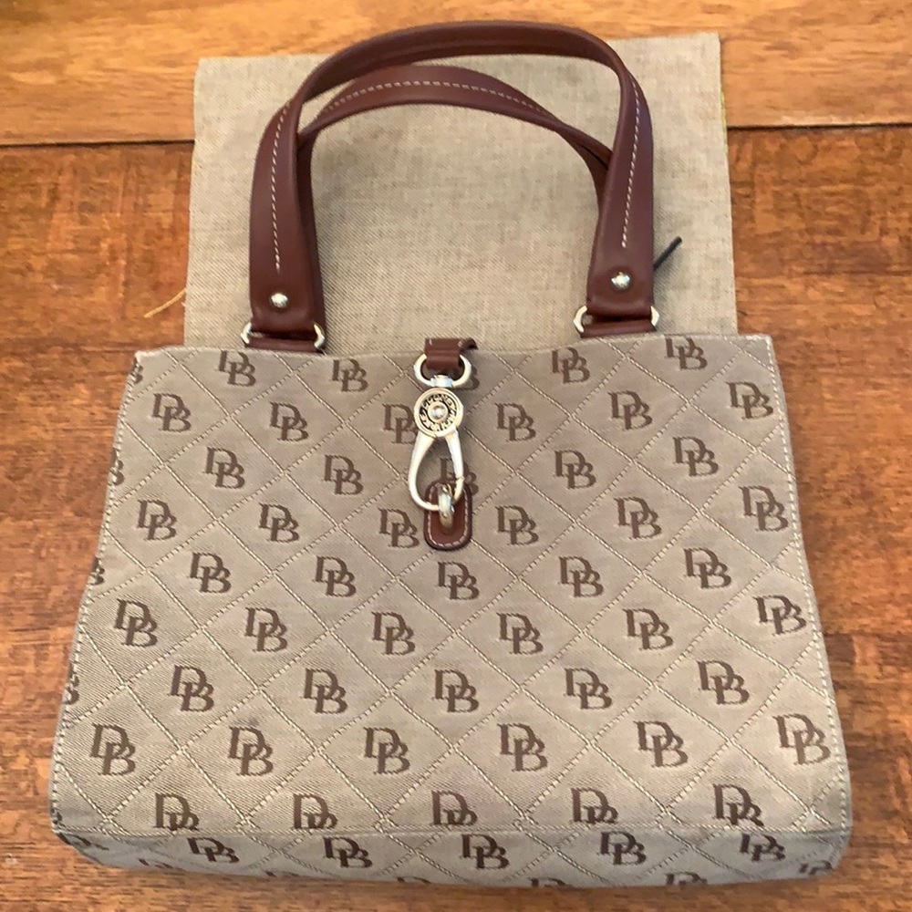 Beautiful Dooney and Bourke Satchel Bag